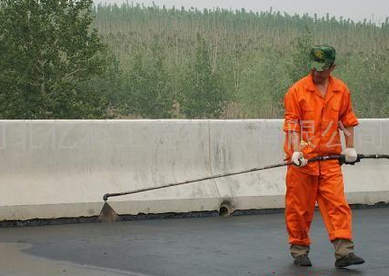 DPS防水劑對混凝土道路裂縫的處理